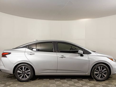 Used 2021 Nissan Versa SV image 10