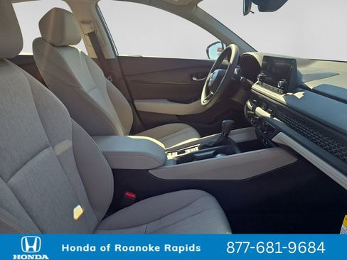 Used 2025 Honda Accord LX image 17