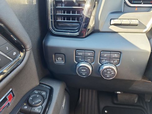 Certified 2023 GMC Sierra 1500 AT4 w/ AT4 Premium Package image 28