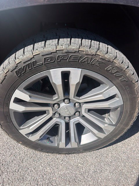 Used 2018 GMC Yukon Denali w/ Denali Ultimate Package AWD/4WD image 3