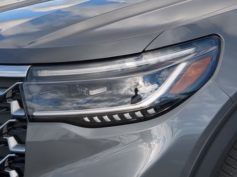 New 2026 Ford Explorer Platinum image 39