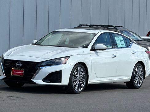 New 2025 Nissan Altima 2.5 SL image 8