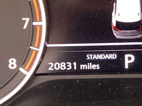 Used 2025 Nissan Rogue SV image 9