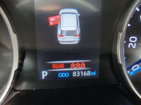 Used 2022 Toyota RAV4 SE image 18