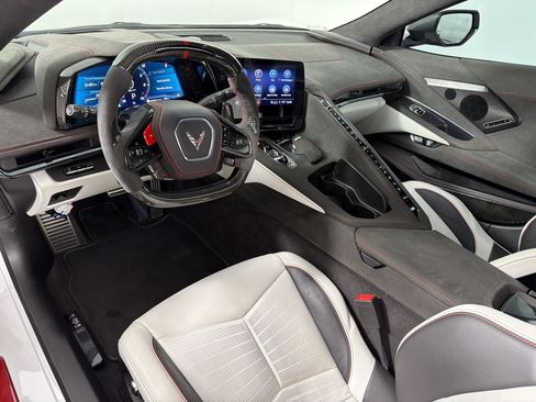 Used 2023 Chevrolet Corvette Stingray Premium Conv w/ Z51 Performance Package RWD image 4