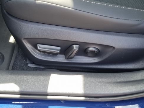 Used 2026 Toyota Prius XLE FWD image 19