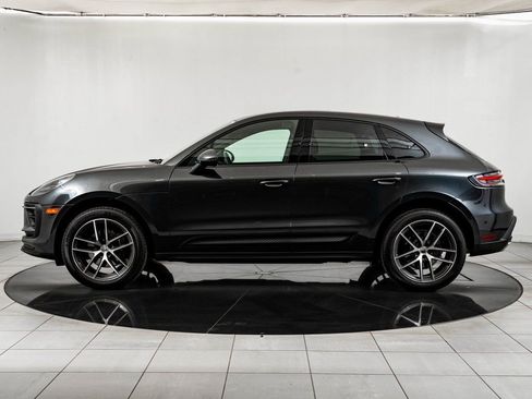 Certified 2025 Porsche Macan AWD/4WD image 2