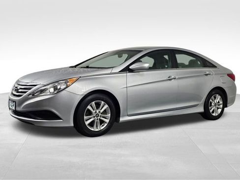 Used 2014 Hyundai Sonata GLS image 3