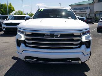 Used 2024 Chevrolet Silverado 1500 High Country w/ High Country Premium Package AWD/4WD video 3