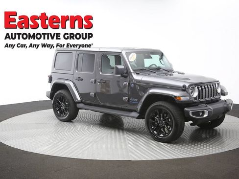 Used 2025 Jeep Wrangler Unlimited Sahara AWD/4WD image 48