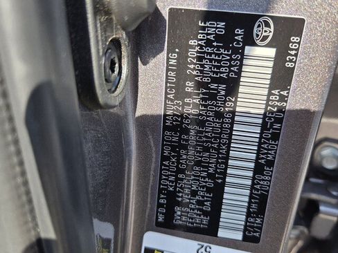 Used 2024 Toyota Camry SE FWD image 19
