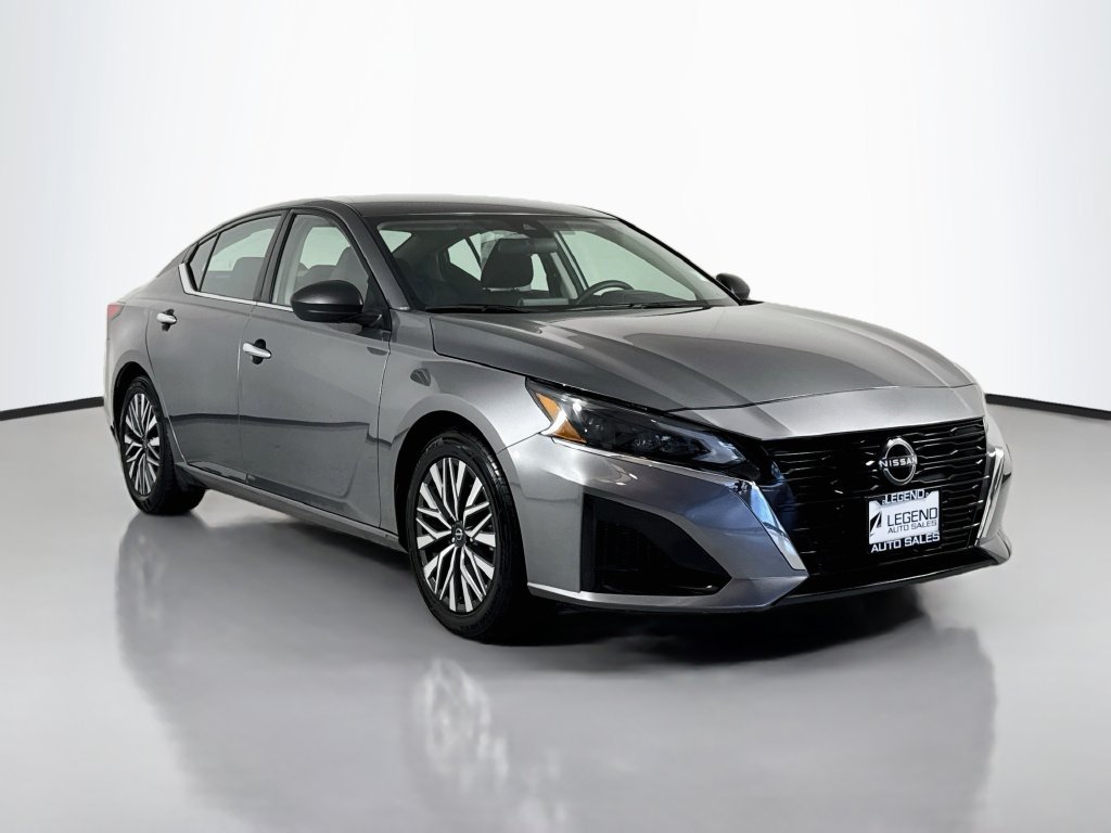 Used 2024 Nissan Altima 2.5 SV FWD image 4