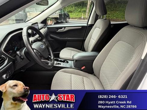Used 2021 Ford Escape SE w/ Cold Weather Package AWD/4WD image 25