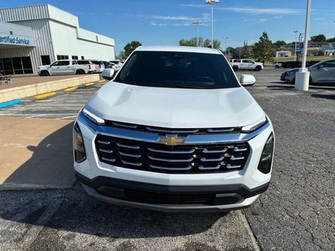 New 2026 Chevrolet Equinox LT FWD image 3