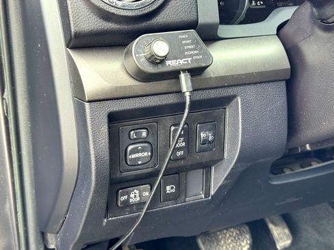 Used 2019 Toyota Tundra SR5 w/ SR5 Upgrade Package image 14