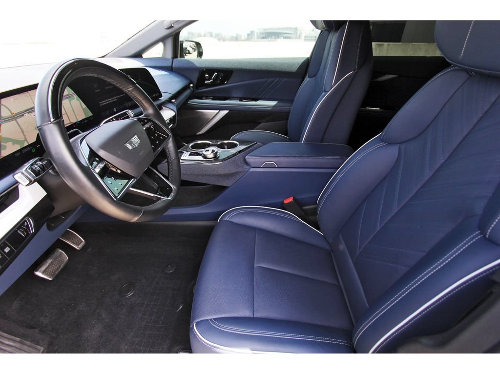 Certified 2025 Cadillac Optiq Sport 2 AWD/4WD image 6