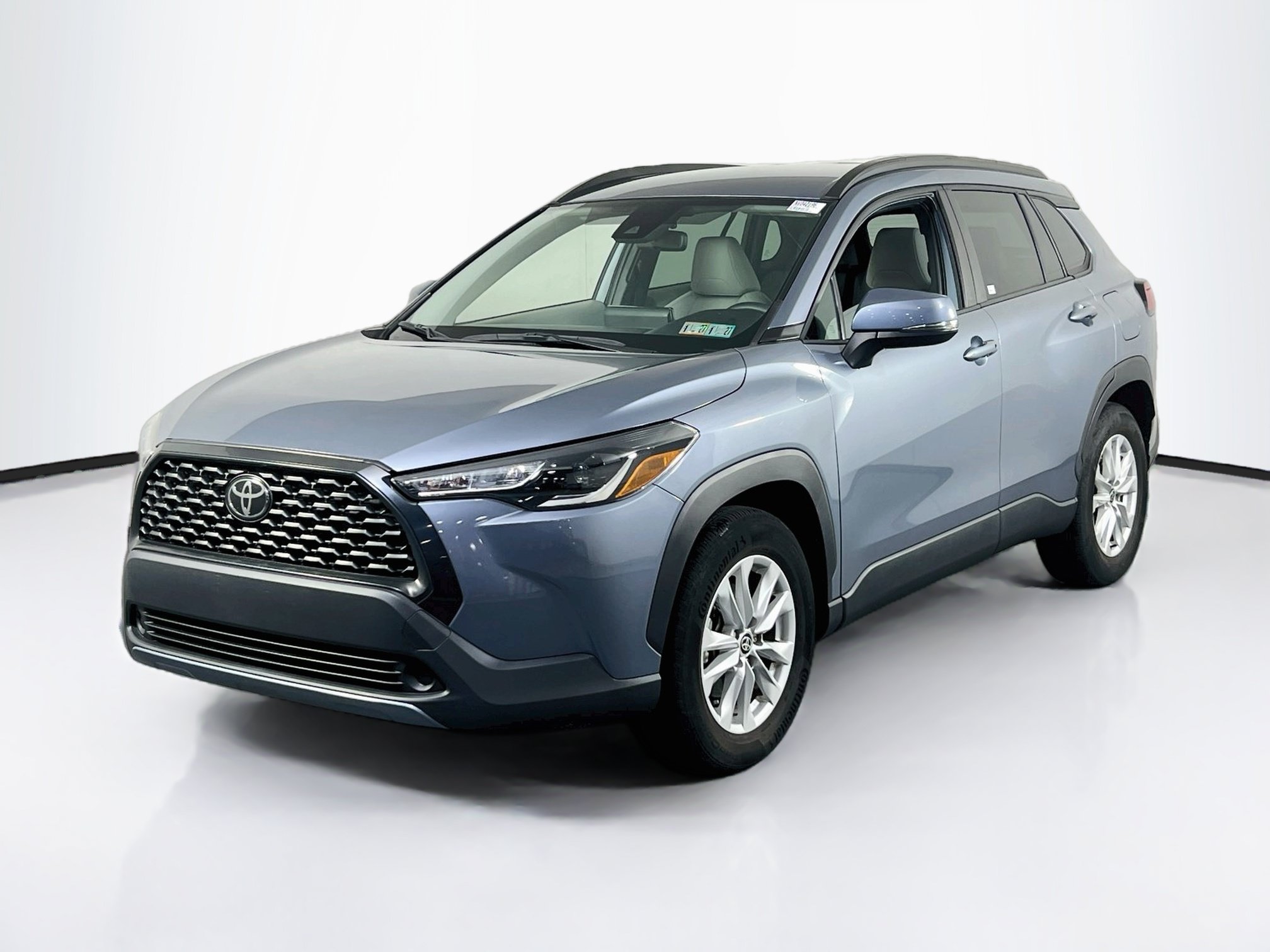 Used 2022 Toyota Corolla Cross LE AWD/4WD image 1