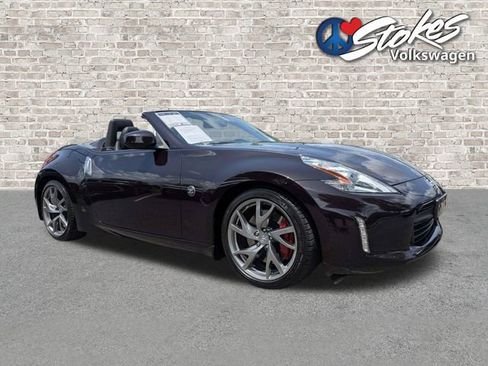 Used 2014 Nissan 370Z Touring w/ Sport Package RWD image 2