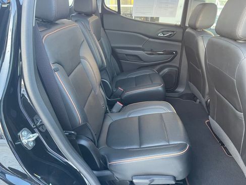 Used 2023 GMC Acadia AT4 w/ Preferred Package image 24