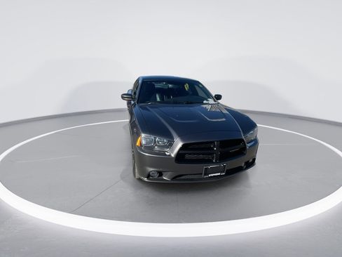 Used 2014 Dodge Charger SXT Plus image 3