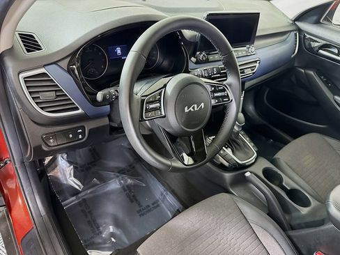 Used 2022 Kia Seltos Nightfall Edition image 18