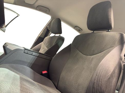 Used 2014 Toyota Prius V Three FWD image 16