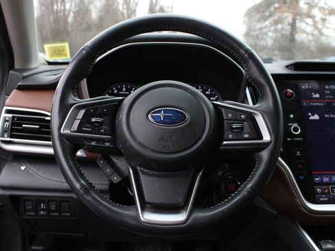 Used 2020 Subaru Outback Touring AWD/4WD image 10