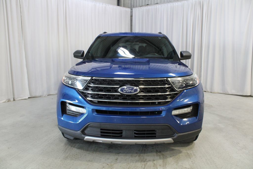 Used 2020 Ford Explorer XLT w/ Equipment Group 202A AWD/4WD image 36