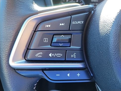 Certified 2025 Subaru Outback Limited image 32