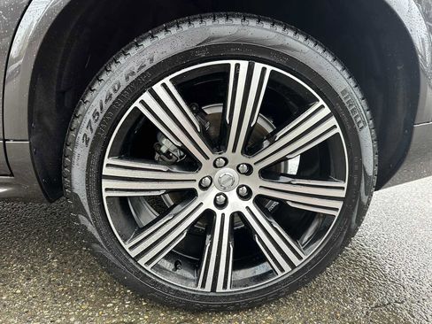 Used 2025 Volvo XC90 B6 Ultra w/ Protection Package Premier image 9