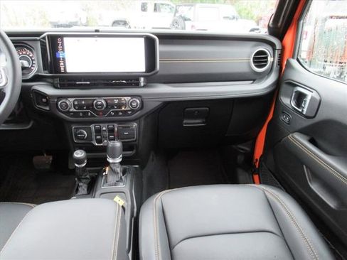 Certified 2025 Jeep Wrangler Sahara image 16