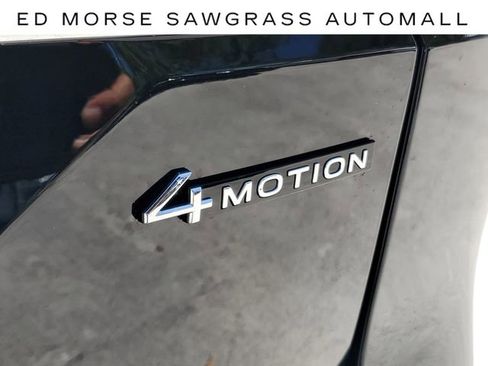 Used 2024 Volkswagen Atlas SEL Premium R-Line image 8