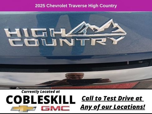 Used 2025 Chevrolet Traverse High Country AWD/4WD image 5
