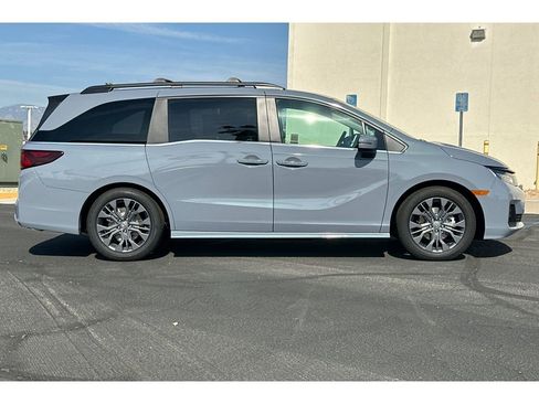 New 2026 Honda Odyssey Touring image 3