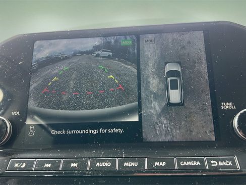 Used 2022 Nissan Pathfinder SL image 21