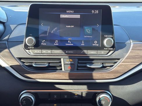 Used 2024 Nissan Altima 2.5 SV image 16