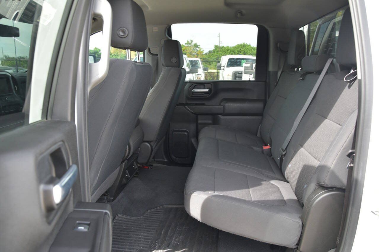 Used 2020 Chevrolet Silverado 2500 Custom w/ Custom Value Package AWD/4WD image 9