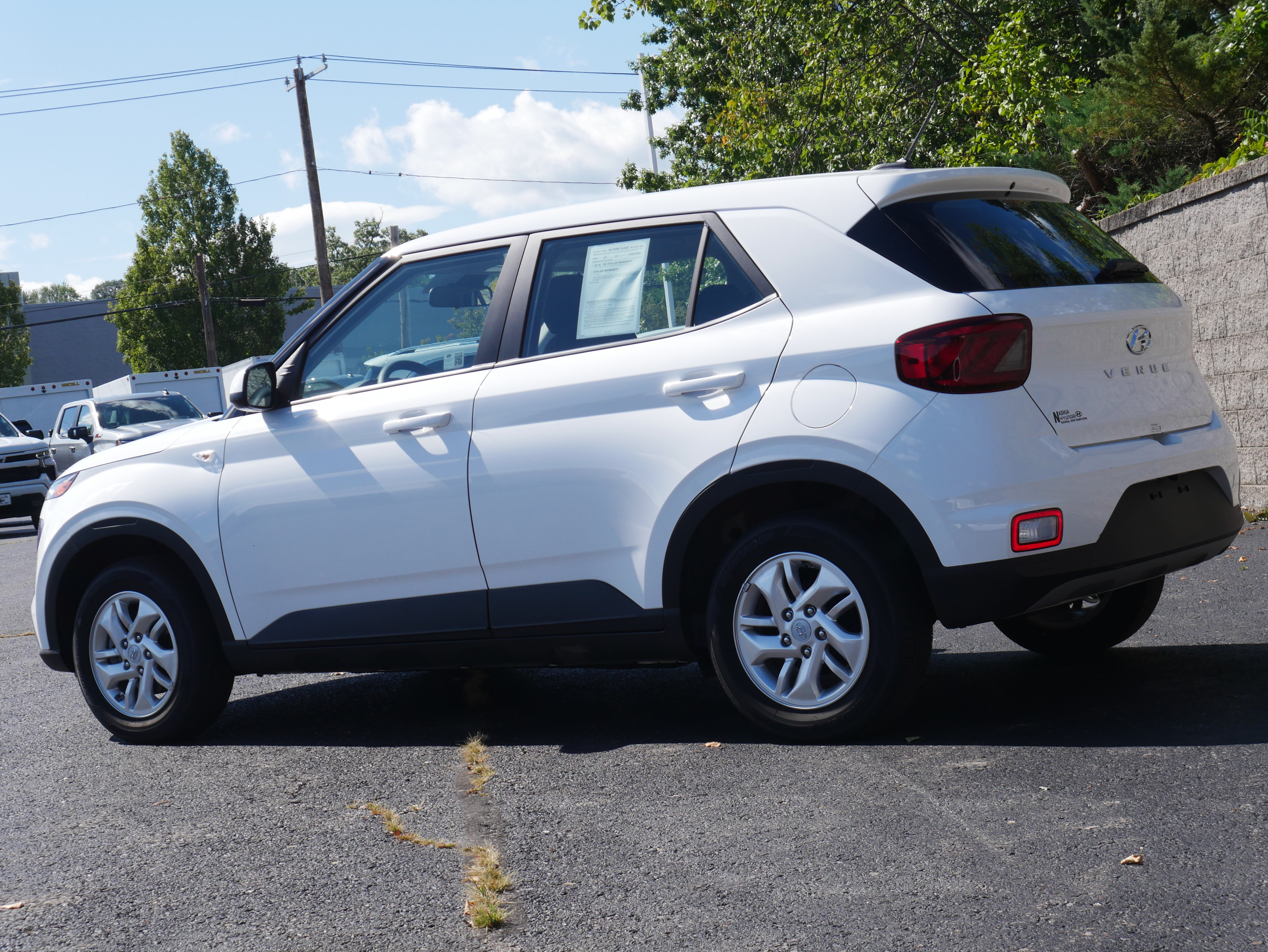 Used 2026 Hyundai Venue SE FWD image 4