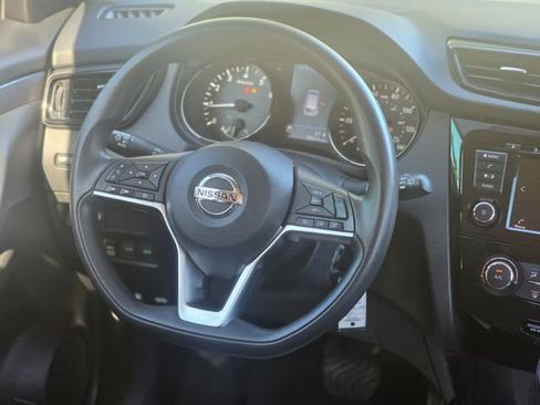 Used 2021 Nissan Rogue Sport S image 28