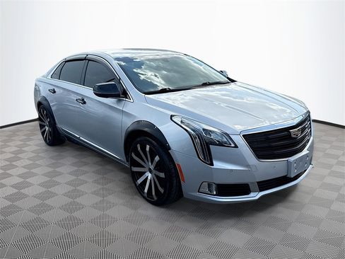 Used 2019 Cadillac XTS Luxury image 4
