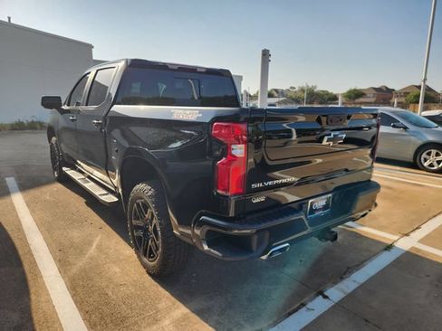 Used 2025 Chevrolet Silverado 1500 LT Trail Boss w/ LT Trail Boss Premium Package AWD/4WD image 4