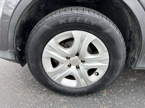Used 2013 Toyota RAV4 LE FWD image 10