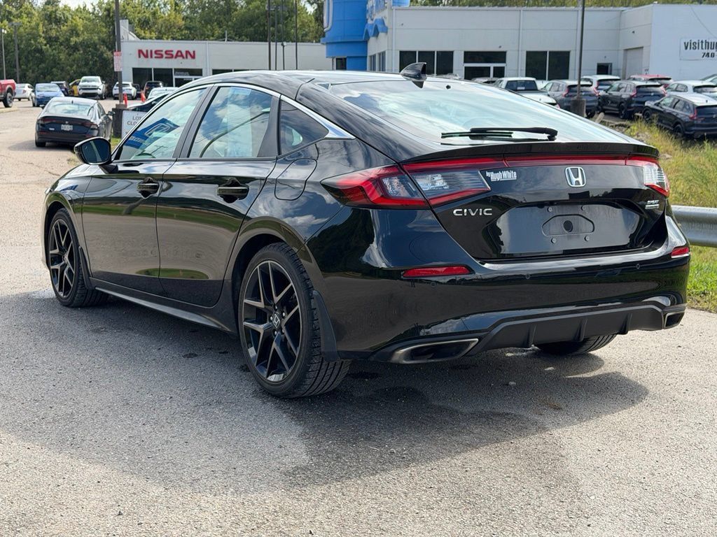 Used 2024 Honda Civic Sport Touring image 5
