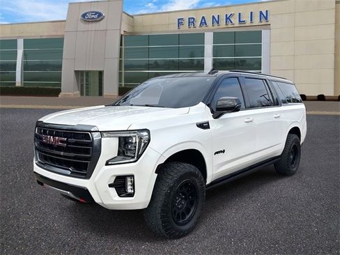 Used 2023 GMC Yukon XL AT4 w/ AT4 Premium Package image 3