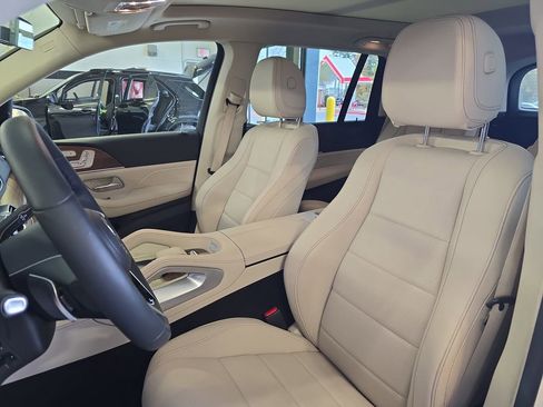 Certified 2024 Mercedes-Benz GLS 450 4MATIC image 16