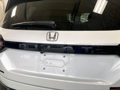 Used 2024 Honda Pilot TrailSport image 28