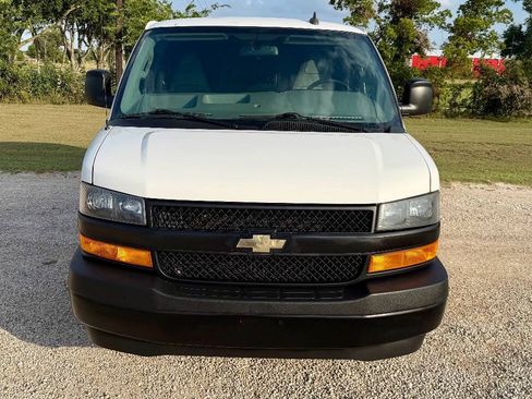 Used 2021 Chevrolet Express 2500 w/ Driver Convenience Package RWD image 7