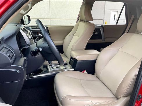 Used 2019 Toyota 4Runner SR5 Premium image 8