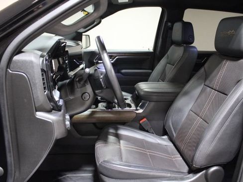Used 2023 Chevrolet Silverado 1500 High Country w/ High Country Premium Package AWD/4WD image 19