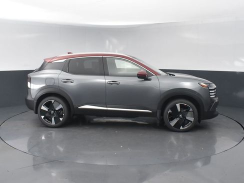 Used 2025 Nissan Kicks SR AWD/4WD image 4